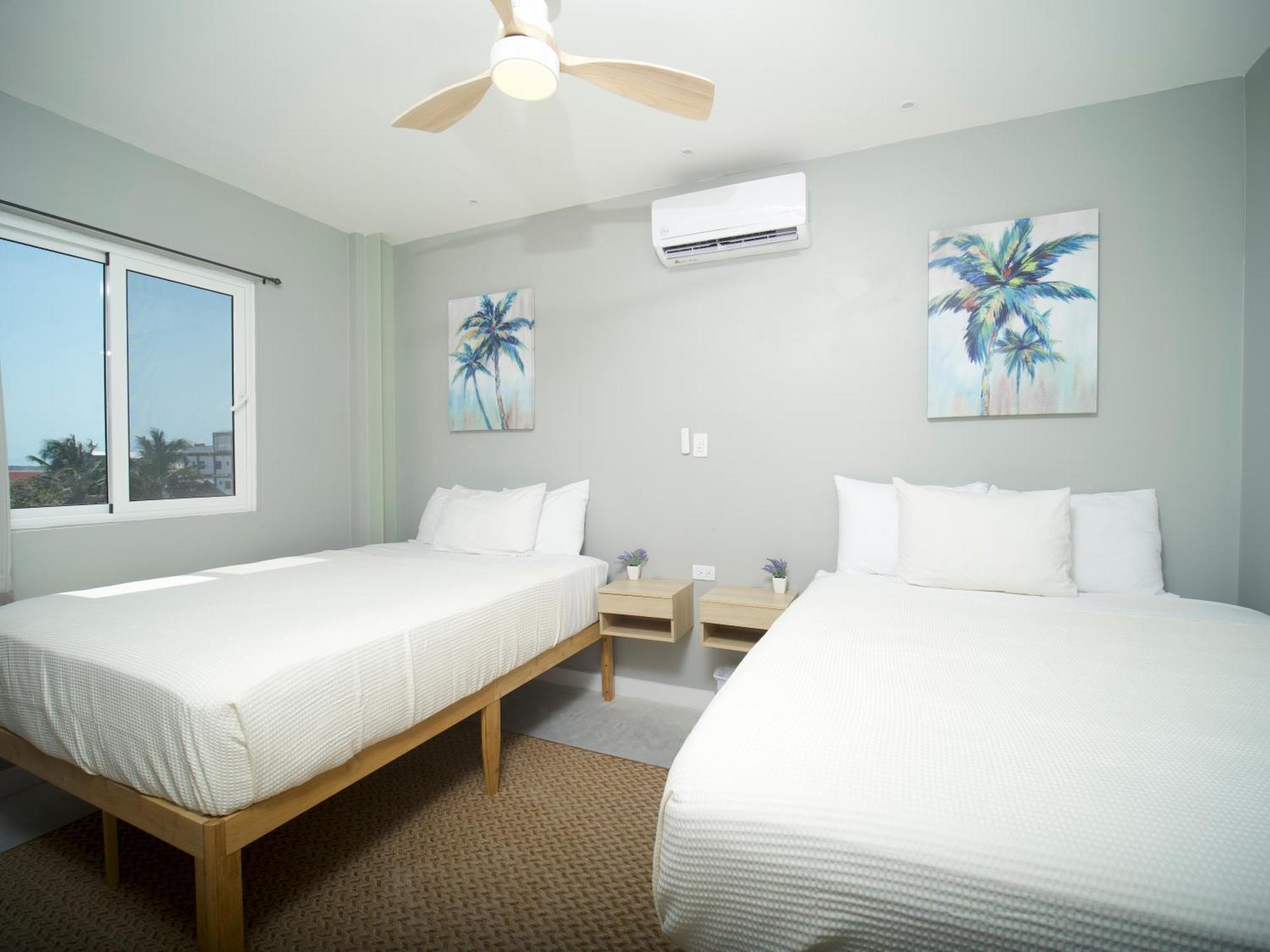 Sandbar Beachfront Hostel & Restaurant San Pedro  Exterior photo
