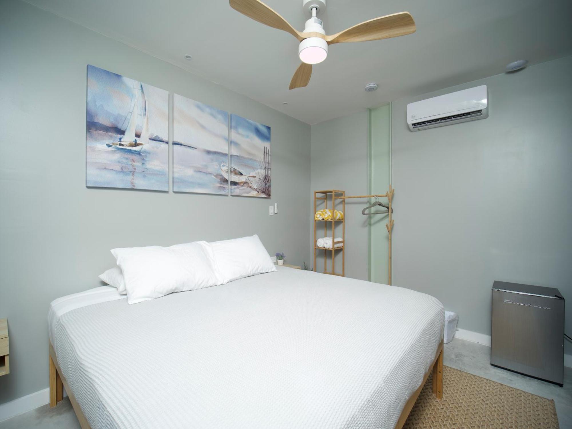 Sandbar Beachfront Hostel & Restaurant San Pedro  Room photo
